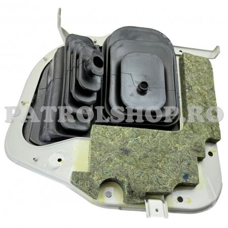 Interior - Set burdufe cauciuc maneta schimbator + reductor OEM Nissan Patrol Y61