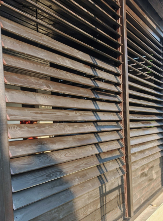 200 cm înălțime: kit complet Jaluzea reglabilă cu glisiere metalice + 22 lamele 100-130 cm din lemn de pin natur [19]