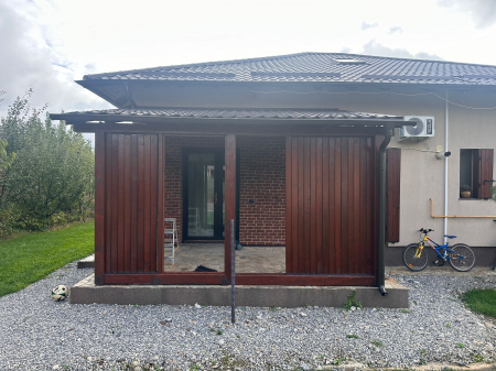 200 cm înălțime: kit complet Jaluzea reglabilă cu glisiere metalice + 22 lamele 100-130 cm din lemn de pin natur [20]
