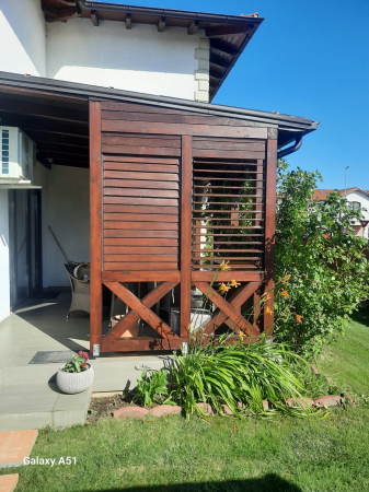 273 cm înălțime: kit complet Jaluzea reglabilă cu glisiere metalice + 30 lamele 100/110/130 cm din lemn de pin natur [1]