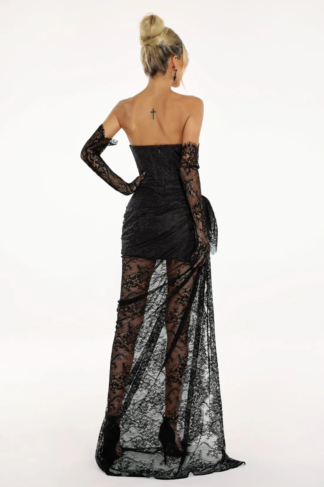 ROCHIE LUNGA DE SEARA DIN DANTELA [2]
