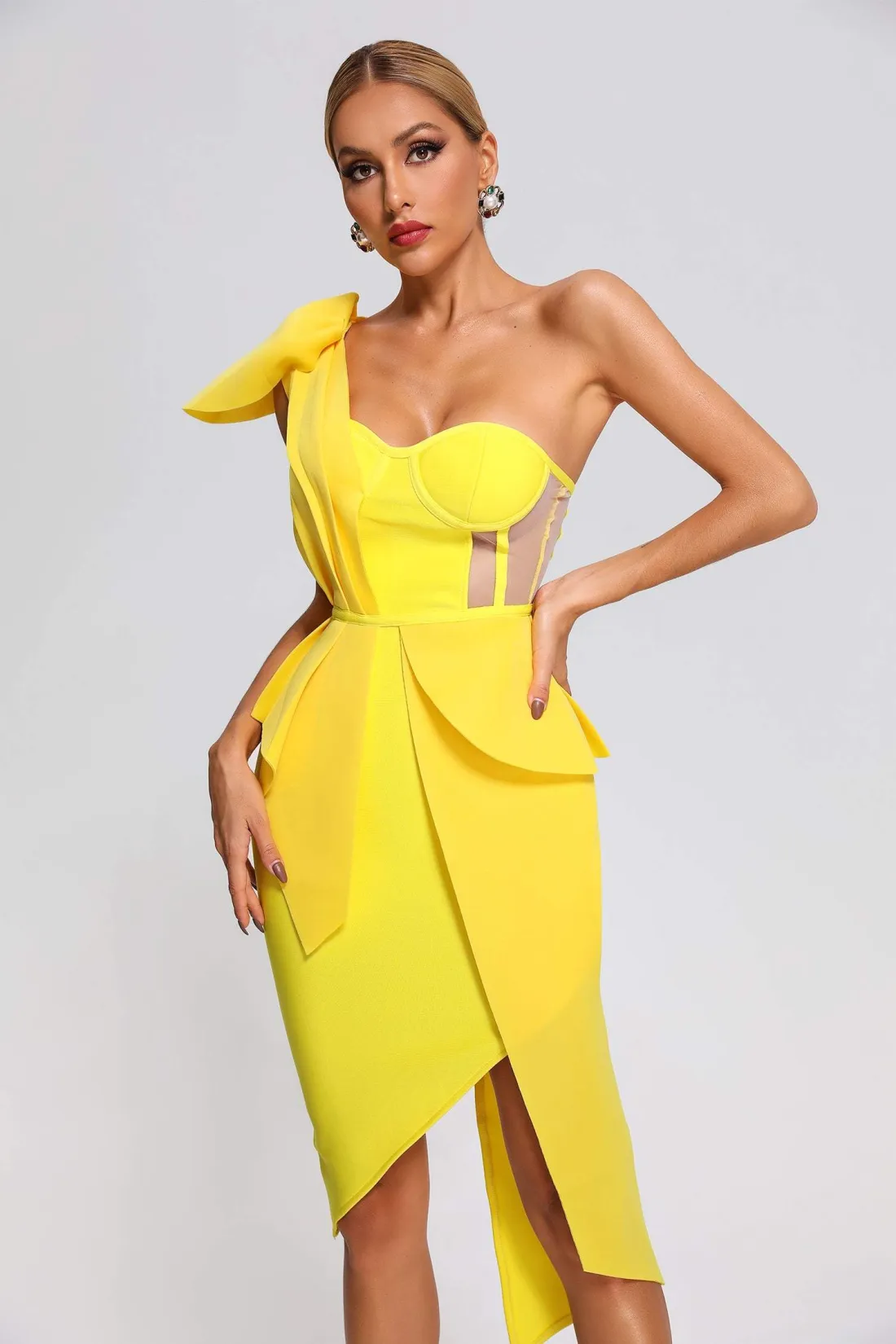 ROCHIE MIDI PE UN UMAR ARIANA [2]