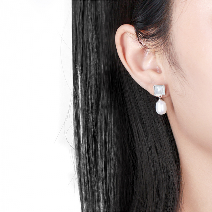 Cercei din argint cu perle naturale de cultură și sidef – eleganță subtilă și confort [4]