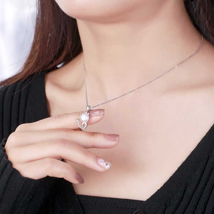 Colier din argint rodiat cu pandantiv în formă de pisică și perlă de cultură – perfect pentru iubitoarele de pisici [2]