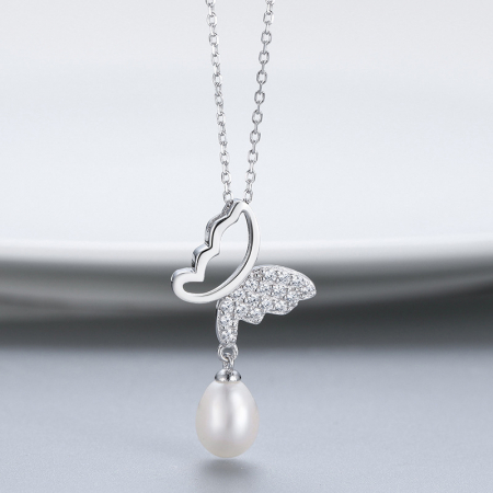 Colier Fluture din argint 925 rodiat cu zirconii și perlă – eleganță jucăușă și versatilă [4]