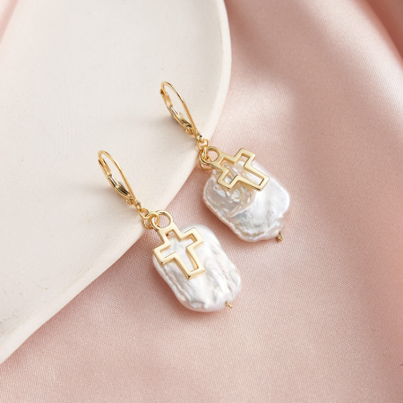 Cercei - Cercei Cruce din argint 925 placat cu aur 14K cu perle naturale baroc și detaliu cruce