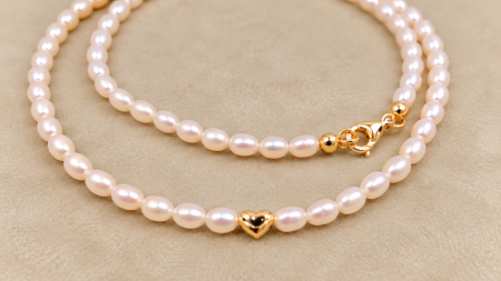 Coliere - Colier cu perle naturale 3 mm și inimioară din argint placat cu aur 14K – Amore
