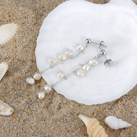 Cercei Silver Cascade din argint placat cu rodiu și perle de cultură – un accent jucăuș de eleganț [1]