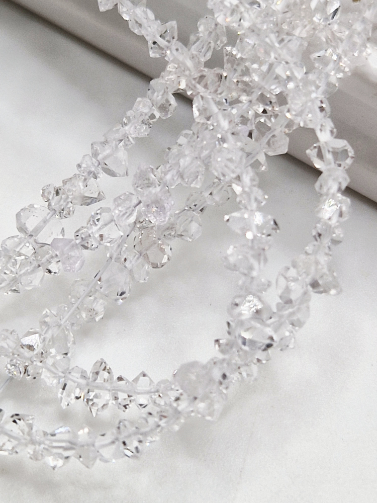 Cuart Herkimer / Diamant 3..5x2..3mm - 1 sirag 19cm [2]