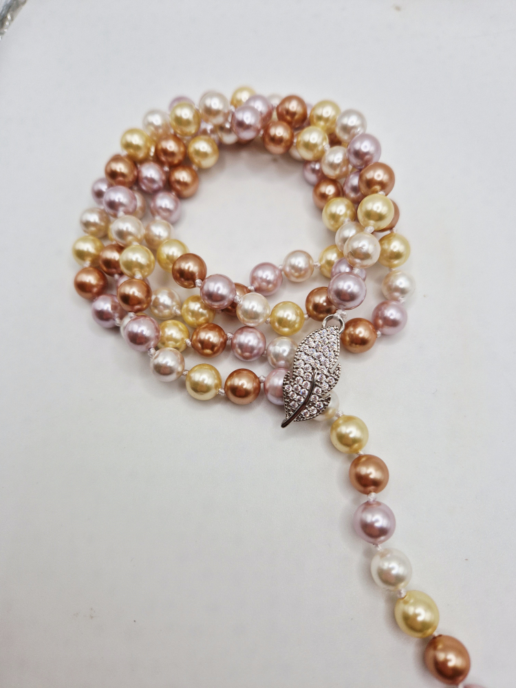 Colier delicat și lung din Perle tip Mallorca auriu. [3]