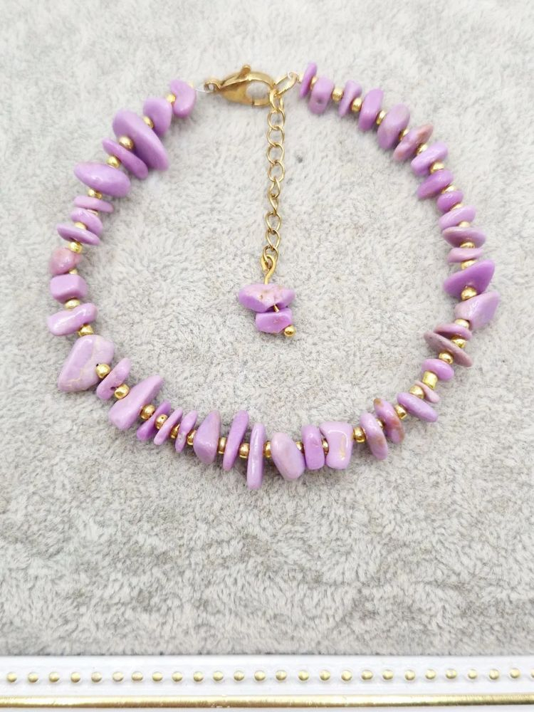 Brățară realizată din forme neregulate de Lepidolit. [2]