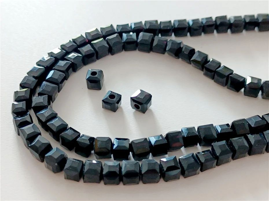 Cristale cubice, 4,5mm - 1buc [1]