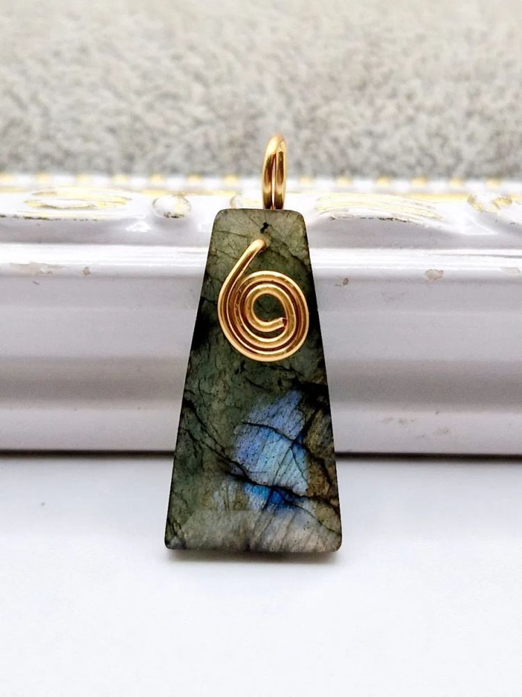 Pandantiv cu anou 25x13x8mm labradorit - 1 buc [1]