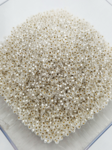 Miyuki 15/0 - Miyuki 1.5mm Matted Silver Lined Crystal - 5 g
