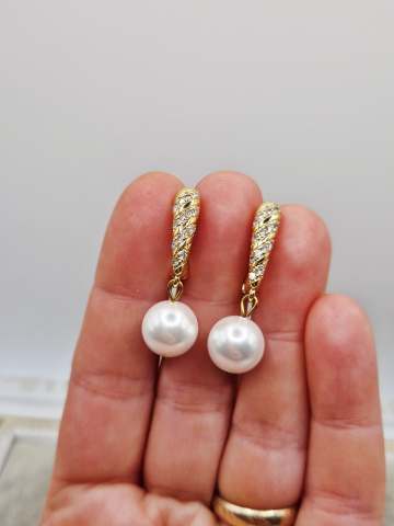 Cercei din Perla tip Mallorca cu tortita din cubic zirconia, placata cu aur 18k. [2]