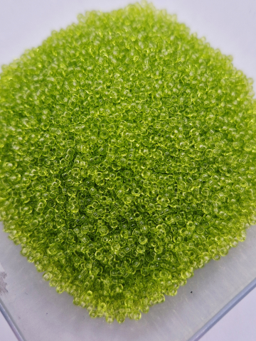 Miyuki 15/0 - Miyuki 1.5mm Transparent Chartreuse 0143- 5g Orificiu 0.7mm Aprox. 1347 bucăți