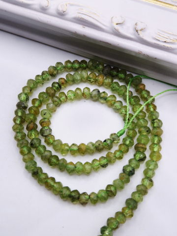 Peridot - Peridot rondele 4x3mm - 1 sir 19cm
