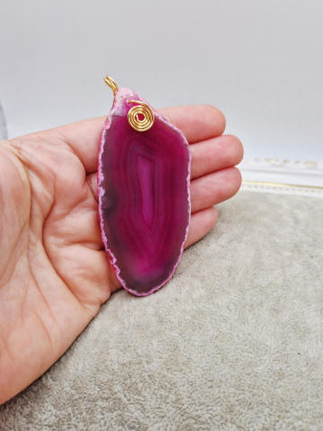 Pandantiv Agata fucsia cu anou 65x33mm [1]