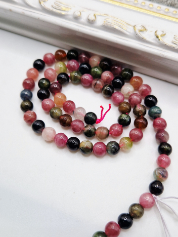 Turmalina - Turmalina 5mm Se vinde la bucata.