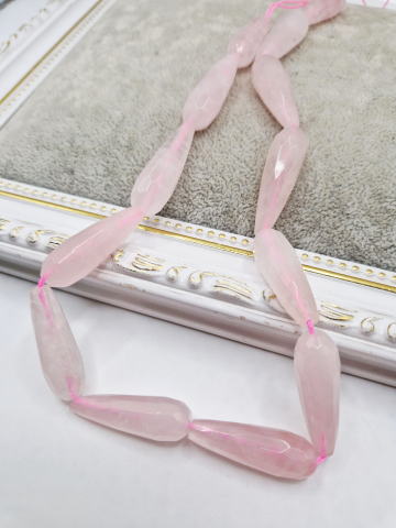 PIETRE SEMIPRETIOASE - Cuart roz sub forma de lacrima 30mm