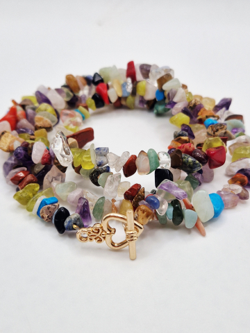 Coliere - Colier din mixt de pietre semiprețioase, cu închizătoare din aliaj auriu.