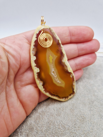 Pandantiv din Agata galbena cu anou si orificiu de 5mm. [1]