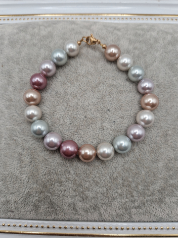 Brățări - Bratara realizata din Perle tip Mallorca multicolore, nuante de lila, cu inchizatoare din inox.