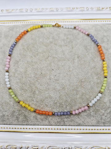 Colier delicat la baza gatului (choker) realizat din ochi de pisica in diverse culori si sfere mici de hematit auriu. [1]