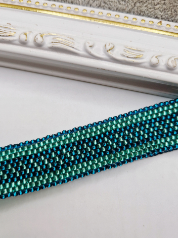 Brățări - Bratara eleganta realizata din margele calitative, miyuki si toho de 2mm, de culoare verde peridot si turcoaz. Realizata in degrade.