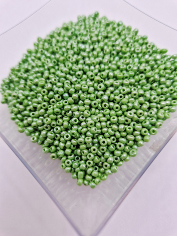 Mărgele de nisip/sticlă 2mm - Margele de nisip verde crud 2mm - 30gr Punguta de 30gr. aprox. 2800 margele