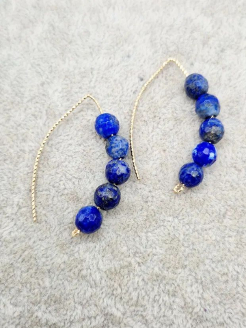Cercei realizati din sfere de Lapis lazuli și sârmă de cupru placată cu aur 14k. [0]