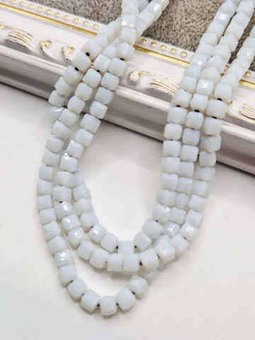 MĂRGELE - Cristale cubice albe 4mm - 1 buc