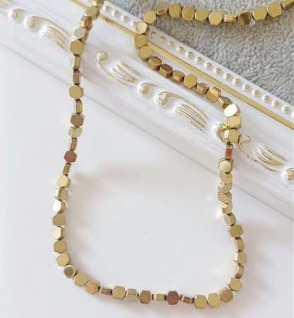 Hematit - Hematit auriu, hexagon 4mm, cod hema2 - 1 buc hematit