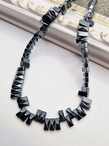 Hematit - Hematit piramidă negru 6x2mm cu 2 orificii - 1 buc