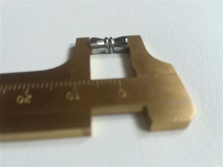 Închizătoare cu filet, argintiu închis, 11x5mm, orificiu 1mm - 1 buc [1]