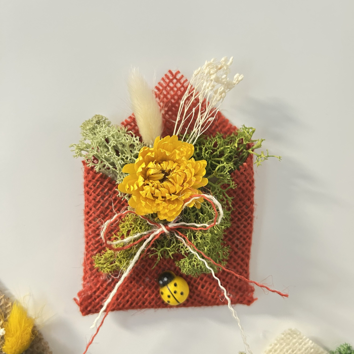 Mărțișor decorativ magnetic cu licheni, flori de paie și plante uscate – PetalCraft [2]