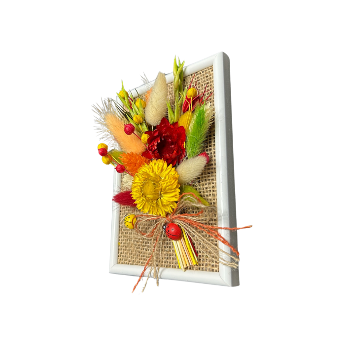 Razele Primăverii – Mărțișor Handmade cu Flori Uscate și Buburuze Norocoase [2]