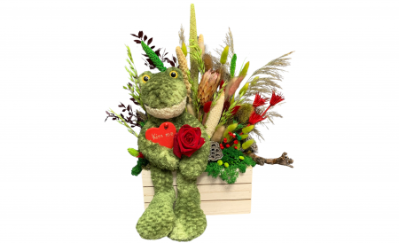Aranjamente florale - Aranjament Floral cu Broscuță și Trandafir Roșu - Cadou Jucăuș și Romantic