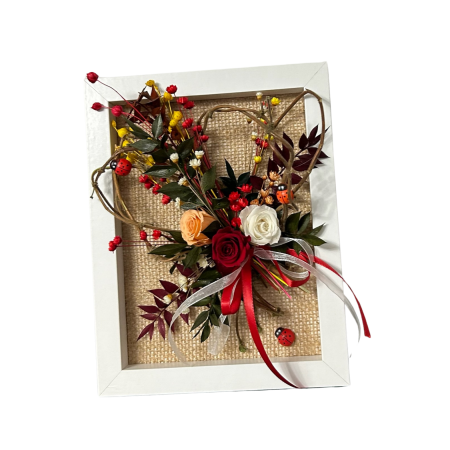 Tablouri flori uscate - Mărțișor cu Noroc – Aranjament Floral Handmade cu Buburuze și Trandafiri Criogenați”
