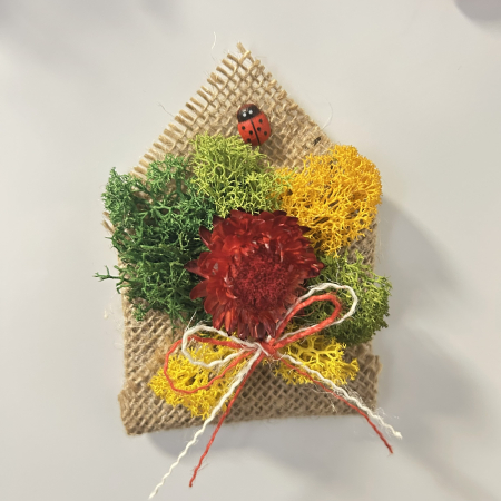 Mărțișor decorativ magnetic cu licheni stabilizați și flori de paie – PetalCraft [7]