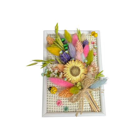 Tablouri flori uscate - Zâmbet de Primăvară – Mărțișor Handmade cu Floarea-Soarelui și Buburuză