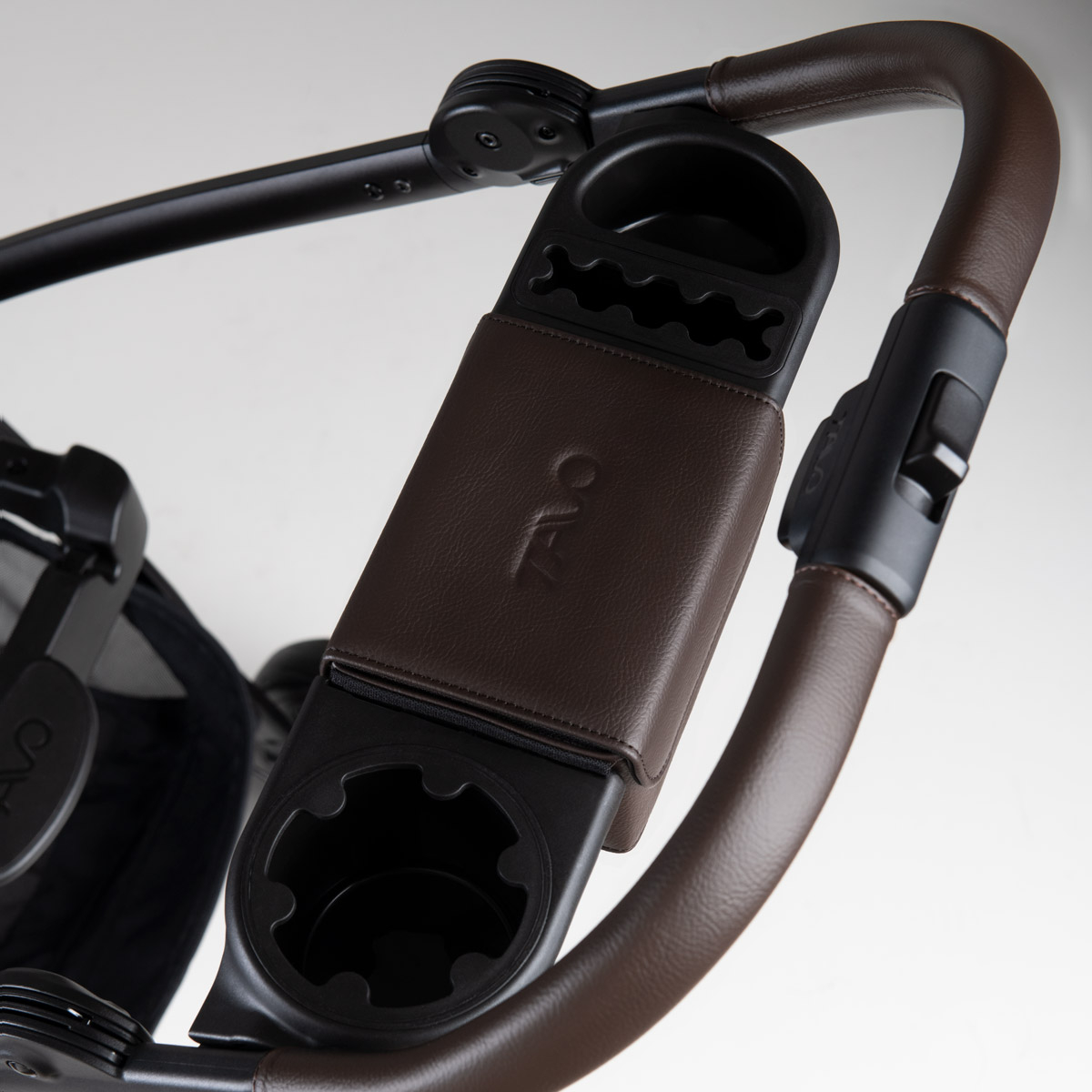 Cadru carucior pentru animale de companie Roscoe Chocolate destinat sistemului de protectie Maeve [6]