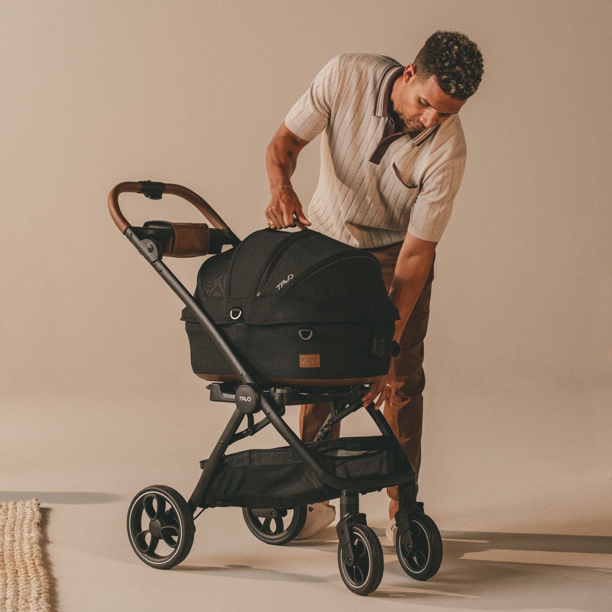 Cadru carucior pentru animale de companie Roscoe Chocolate destinat sistemului de protectie Maeve [8]