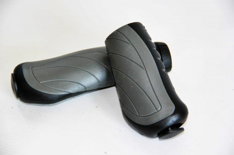 Accesorii-Design-Ornament - Set 2 mansoane bicicleta D2-TC-G142, stanga 135mm, dreapta 92mm, culoare gri/negru