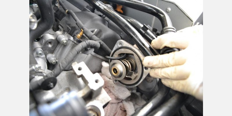 Termostatul și pompa de apă: simptome de defect și când se schimbă
