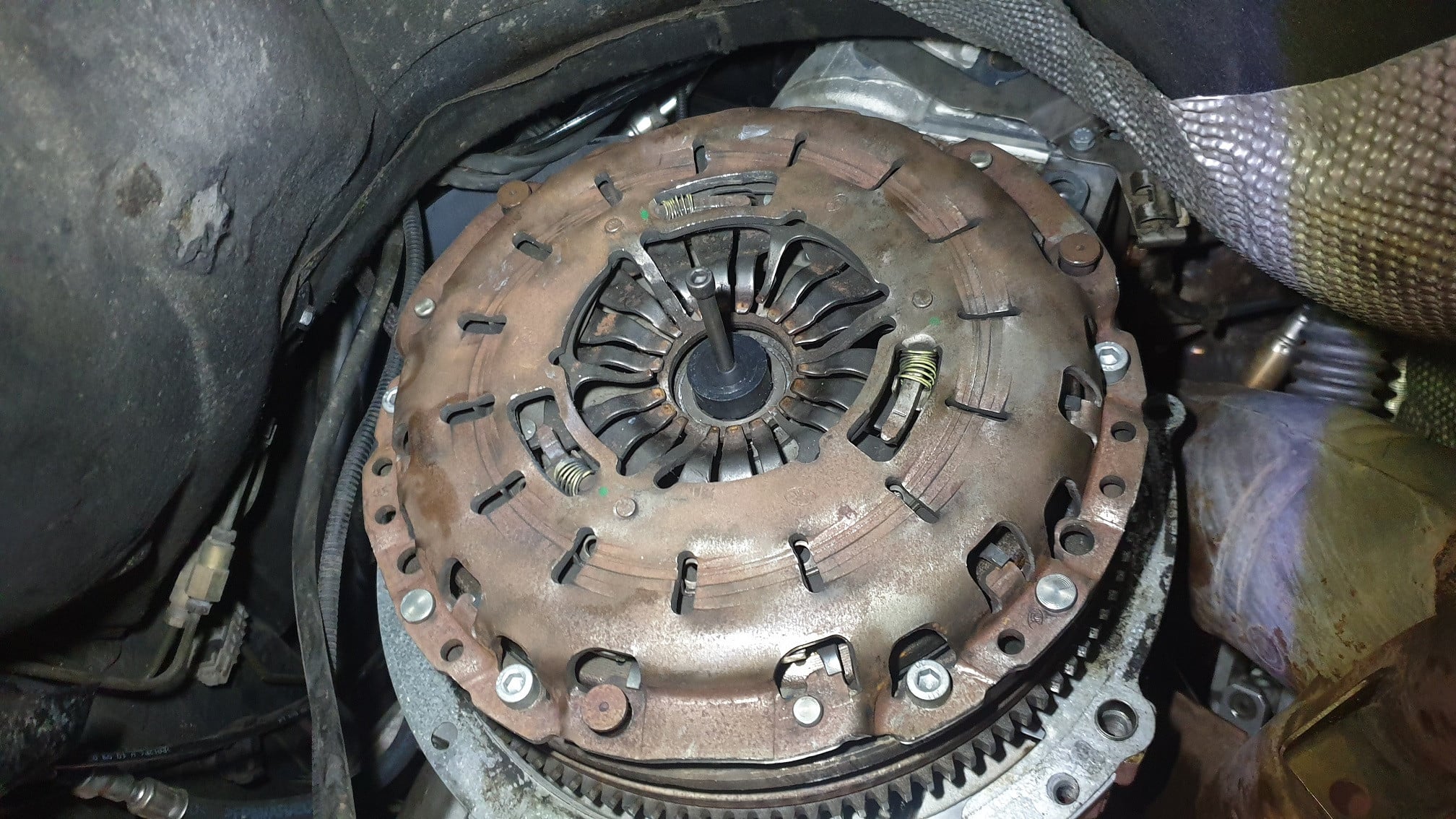 Kit SAC autoreglabil – ce este, VW/Skoda/Seat și de ce diferă de kitul normal
