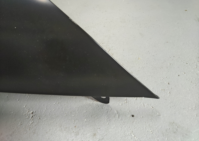 Aripa fata Stanga cu orificii potrivit SEAT LEON 05.05-09.12 Resigilat