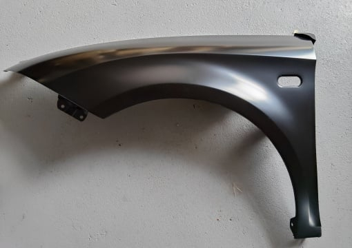 Aripa fata Stanga cu orificii potrivit SEAT LEON 05.05-09.12 Resigilat
