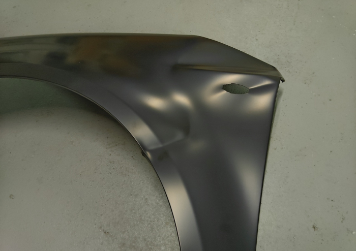 Aripa Stanga (cu locas semnalizator) potrivit FIAT SEDICI; SUZUKI SX4 06.06-05.13 Resigilat