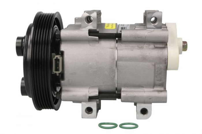 Compresor climatizare potrivit FORD COURIER, FIESTA IV, FIESTA HATCHBACK, FIESTA MINIVAN, FOCUS I, FOCUS I KOMBI, KA, PUMA; MAZDA 121 III, 121 III HATCHBACK 1.25-2.0 08.95-12.11